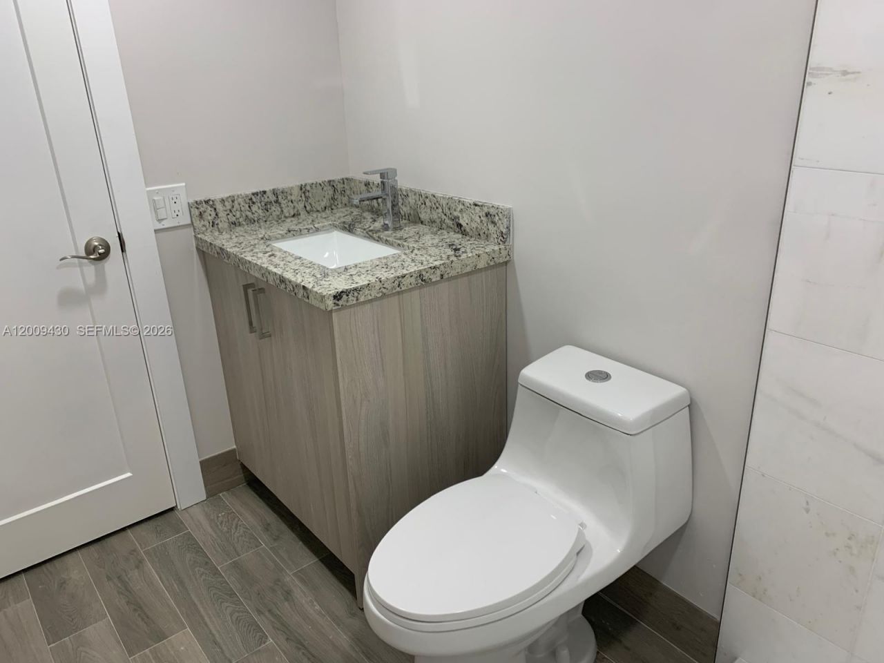 8425 NW 8th St , Unit 303, Miami, FL 33126 Photo