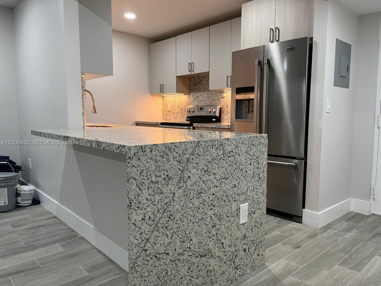 8425 NW 8th St , Unit 303, Miami, FL 33126 Photo