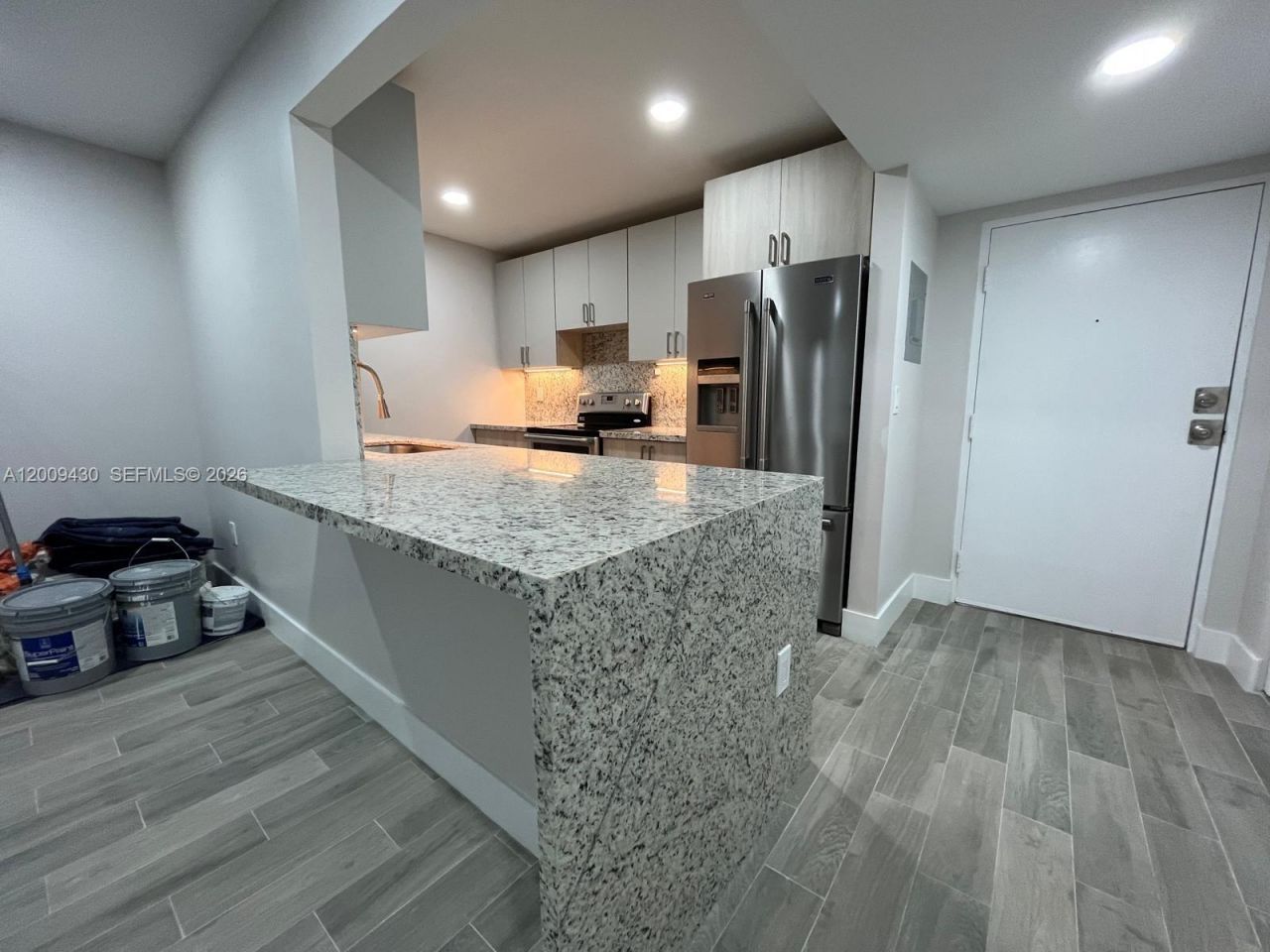 8425 NW 8th St , Unit 303, Miami, FL 33126 Photo