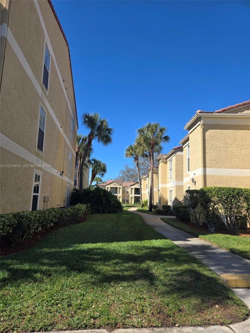 733 Riverside Dr , Unit 1210, Coral Springs, FL 33071 Photo