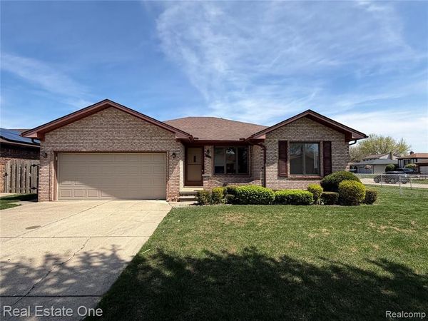 36552 Melbourne Drive , Sterling Heights, MI 48312