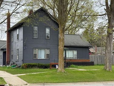 1138 W Oregon Street , Lapeer, MI 48446