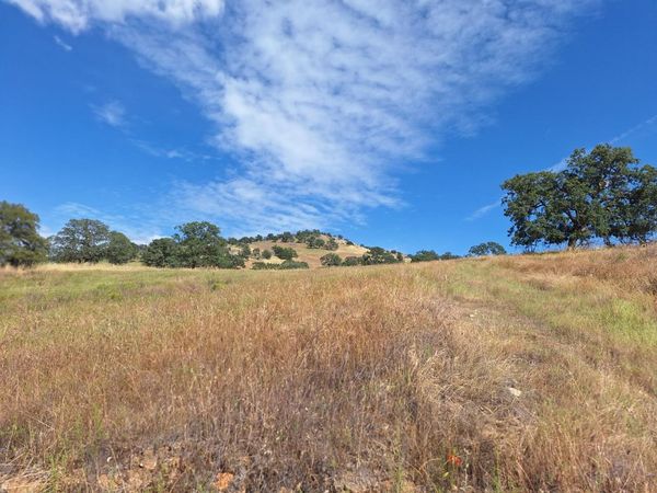 9375 Luna Ct, La Grange, CA 95329