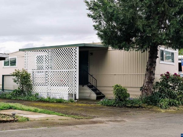 148 Clearwater Av NE, Salem, OR 97301