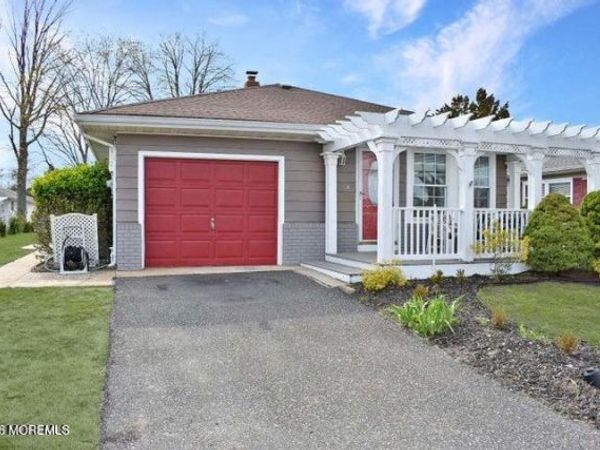 27 Castle Harbor Drive, Berkeley, NJ 08721