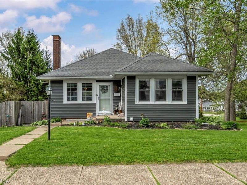 275 4th Street SW, Brewster, OH 44613 Photo 2
