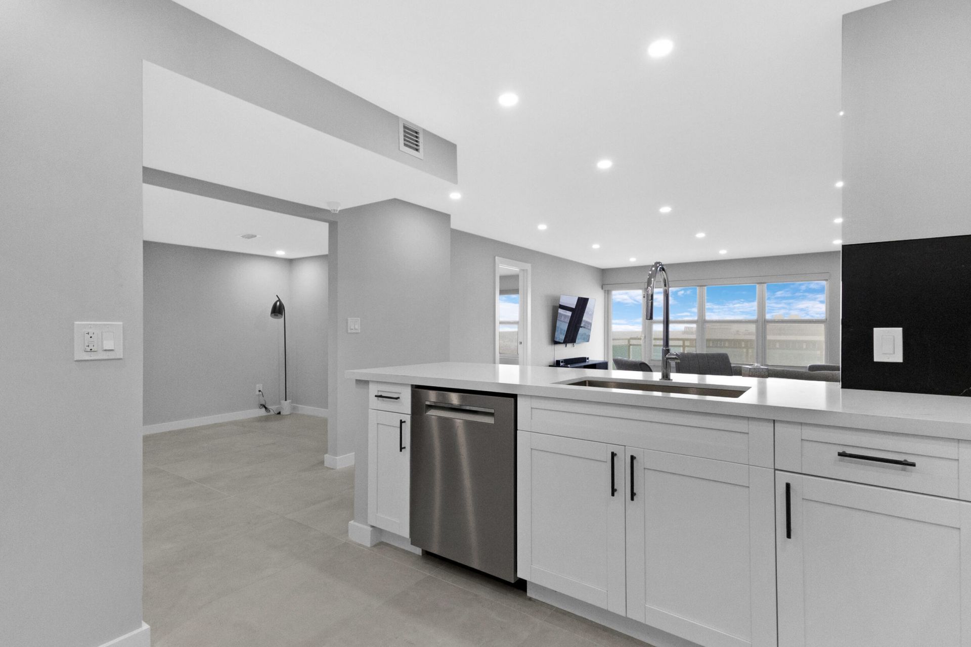 3900 Galt Ocean Drive, Unit 2114, Fort Lauderdale, FL 33308 Photo