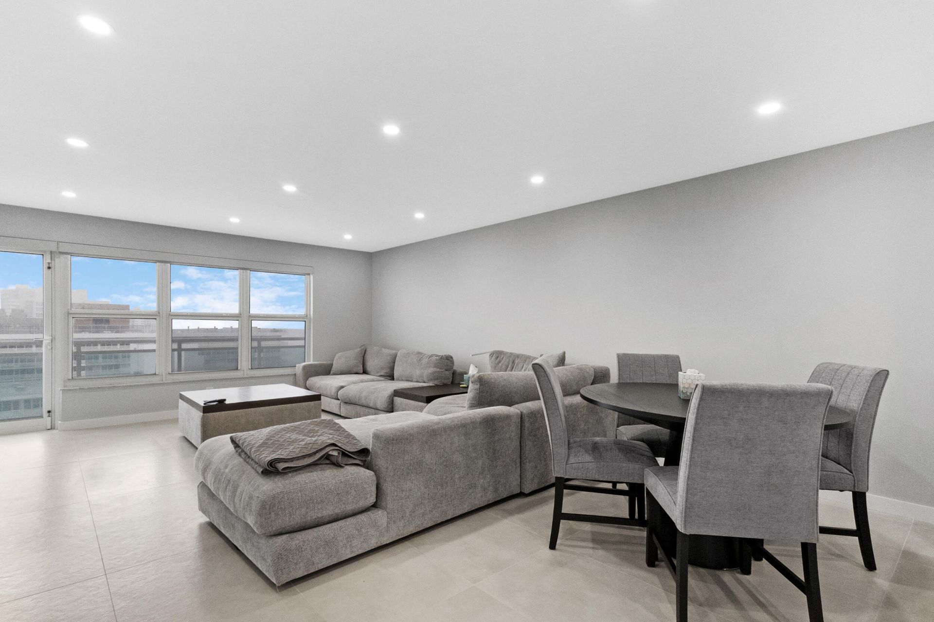 3900 Galt Ocean Drive, Unit 2114, Fort Lauderdale, FL 33308 Photo