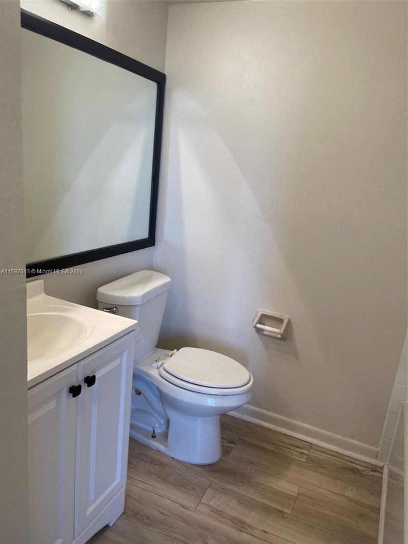 212 Lake Pointe Drive, Unit 313, Oakland Park, FL 33309 Photo