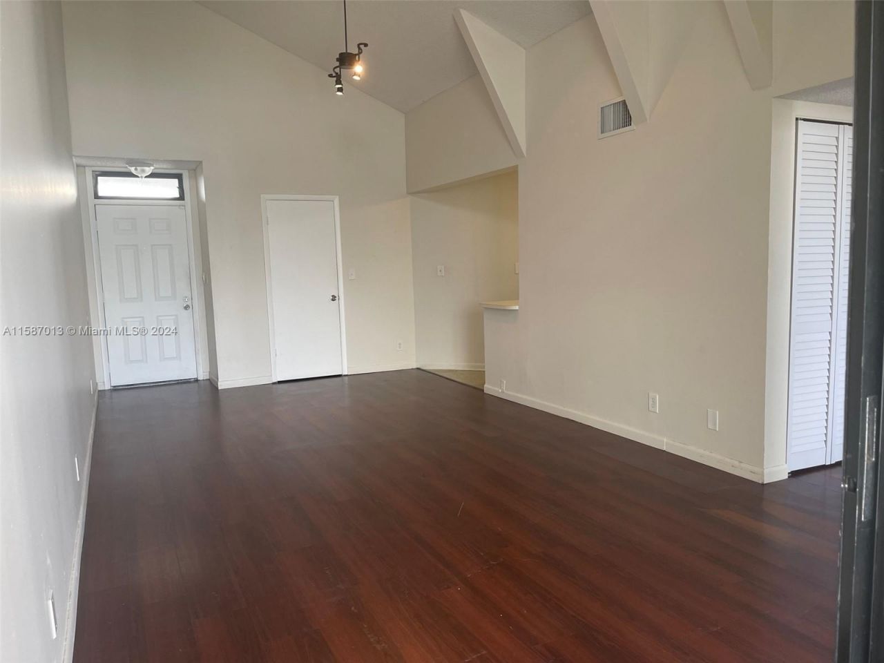 212 Lake Pointe Drive, Unit 313, Oakland Park, FL 33309 Photo