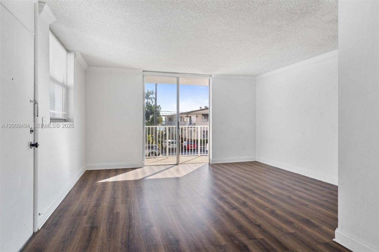1801 S Treasure Dr, Unit 217, North Bay Village, FL 33141 Photo