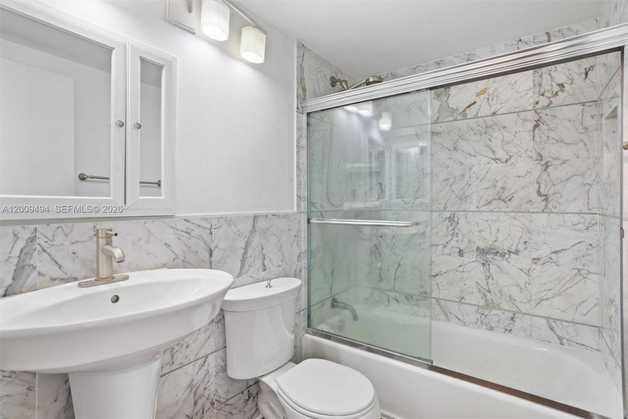 1801 S Treasure Dr, Unit 217, North Bay Village, FL 33141 Photo