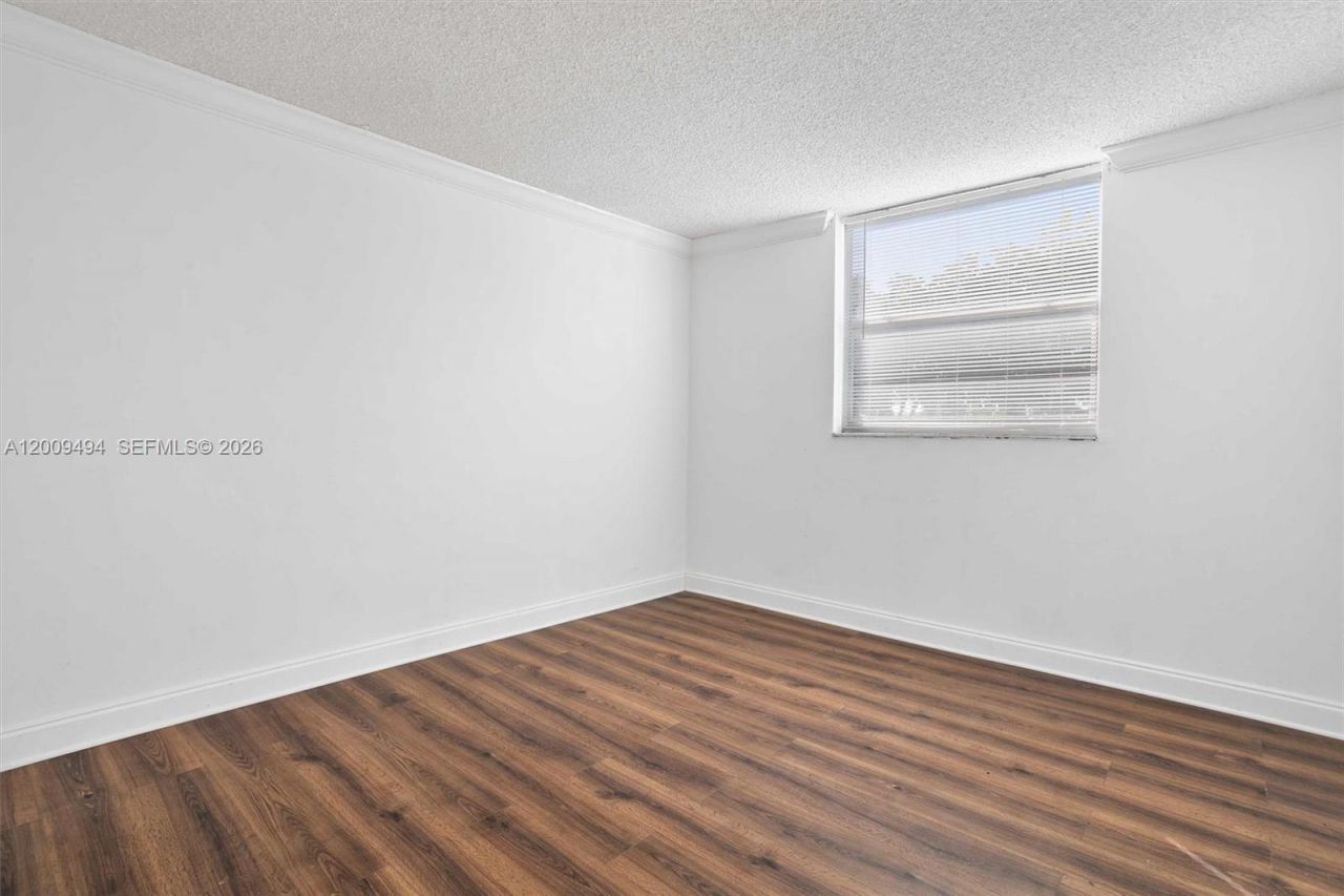 1801 S Treasure Dr, Unit 217, North Bay Village, FL 33141 Photo