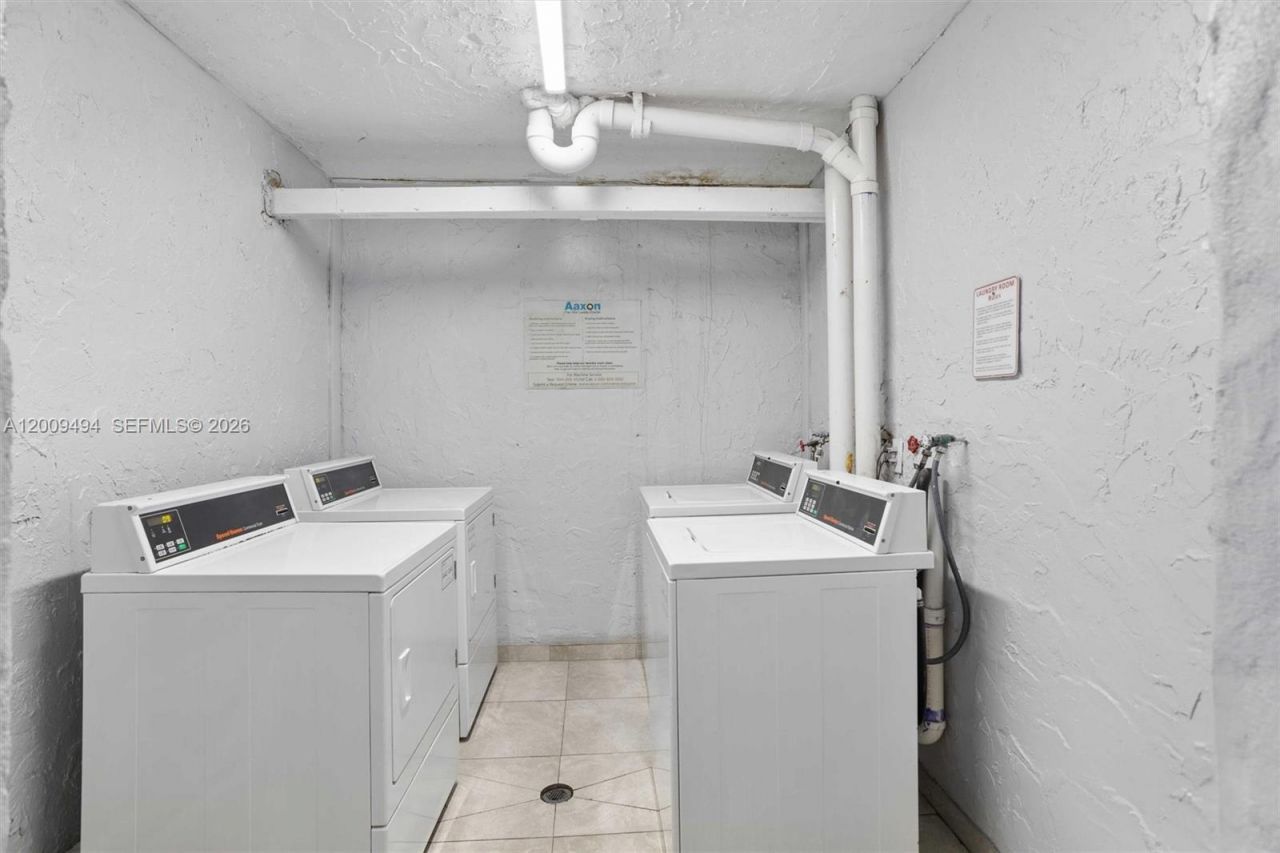 1801 S Treasure Dr, Unit 217, North Bay Village, FL 33141 Photo