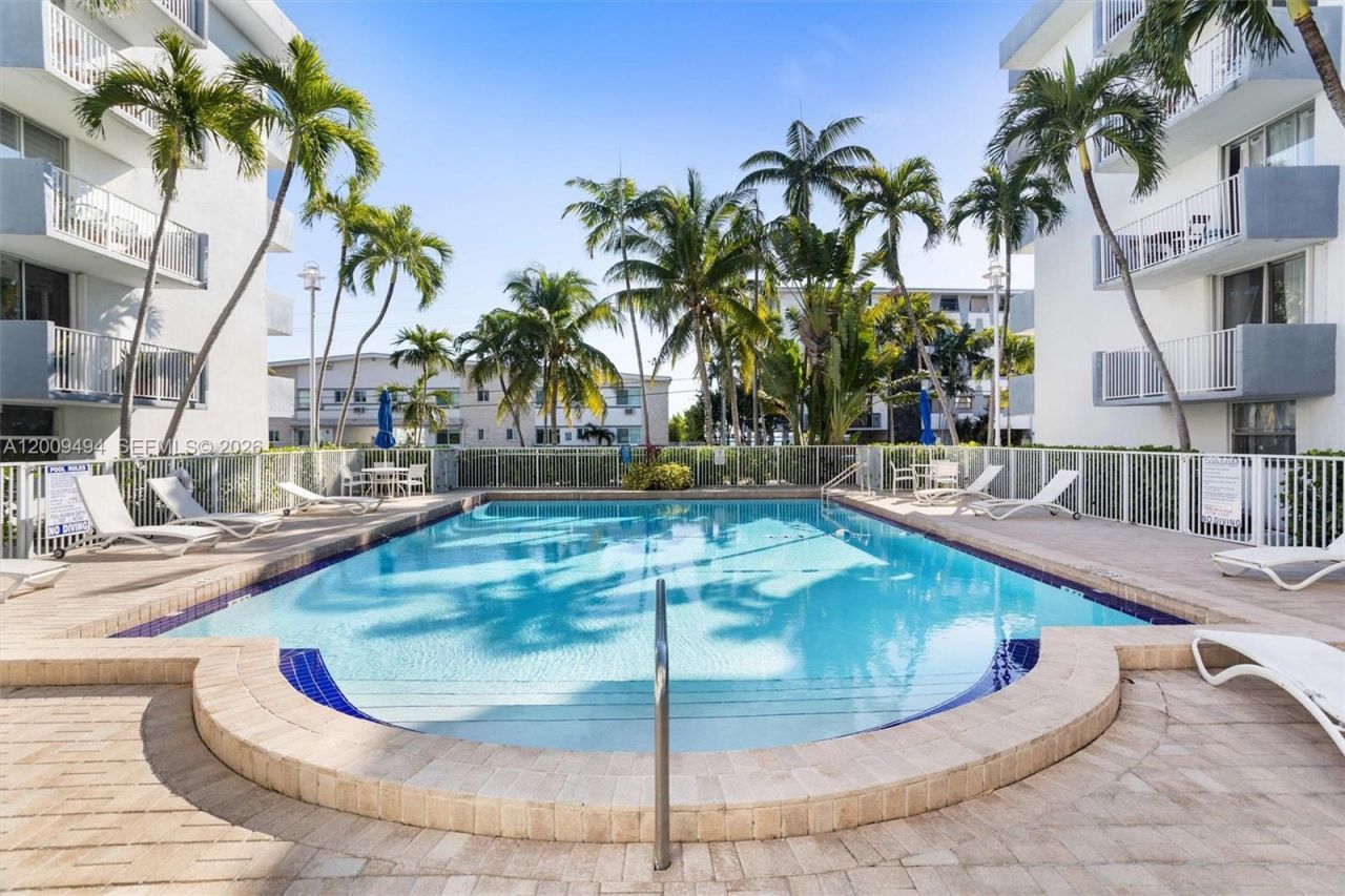 1801 S Treasure Dr, Unit 217, North Bay Village, FL 33141 Photo