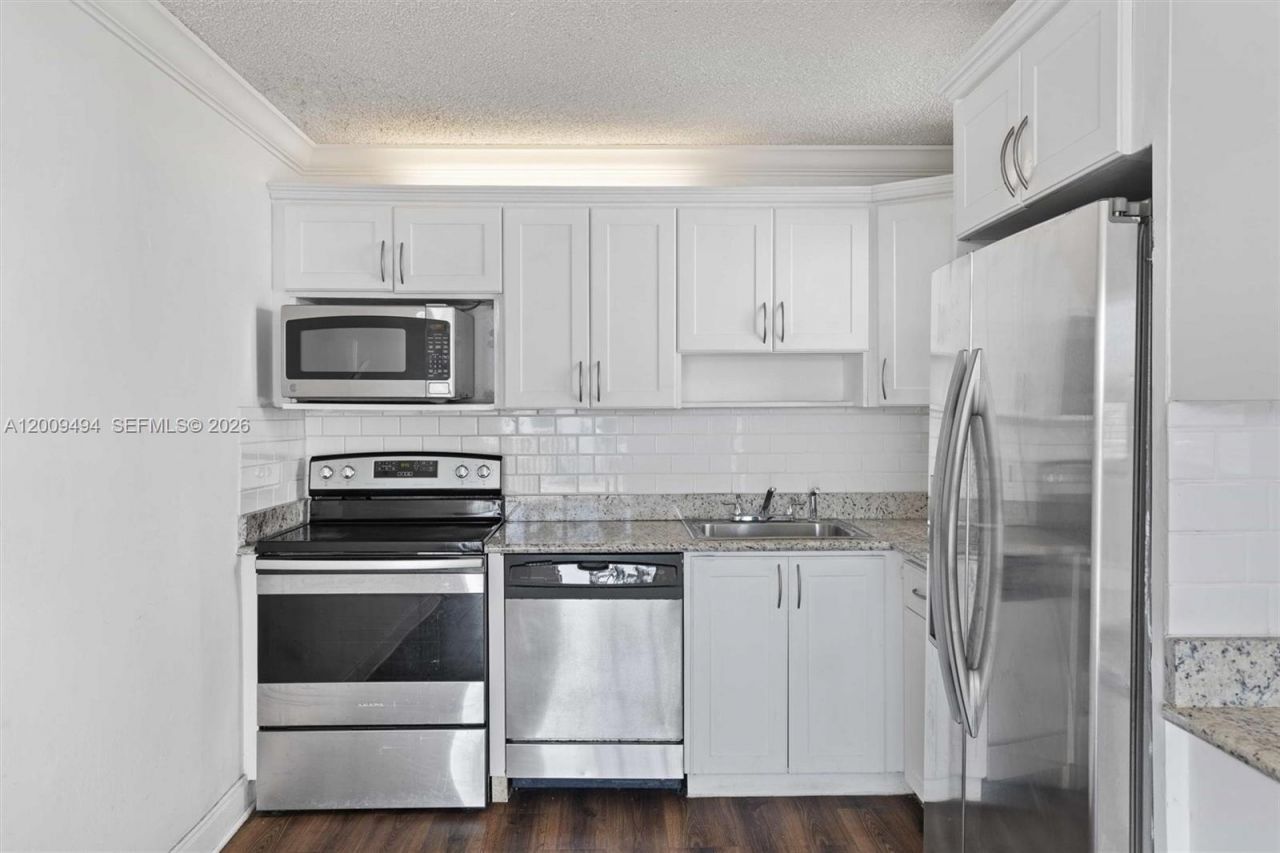 1801 S Treasure Dr, Unit 217, North Bay Village, FL 33141 Photo