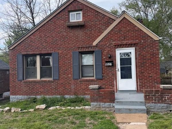 9527 Roslan Place , St Louis, MO 63114