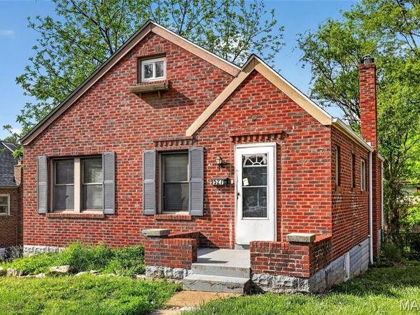 9527 Roslan Place, St Louis, MO 63114