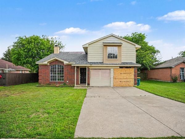 204 Briarglen Drive , Cedar Hill, TX 75104