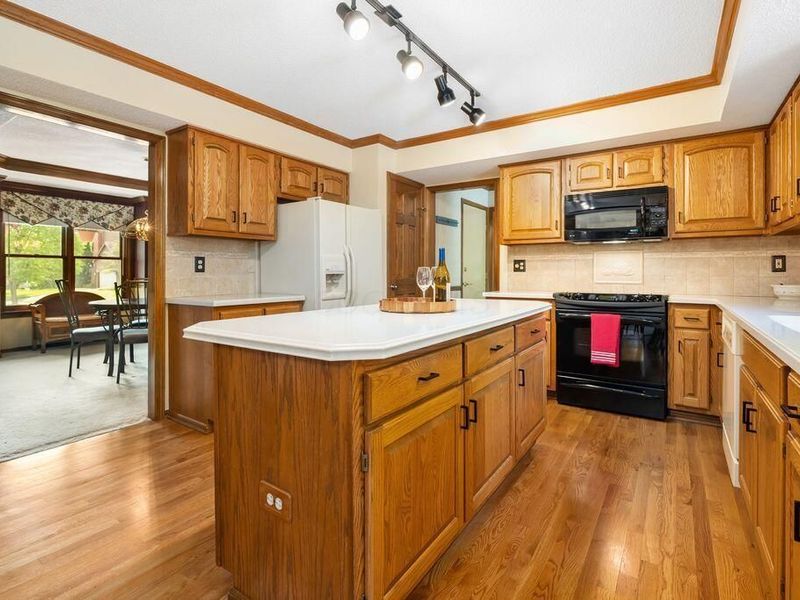 165 Briarbend Boulevard, Powell, OH 43065 Photo 14