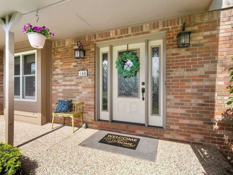 165 Briarbend Boulevard, Powell, OH 43065 Photo 2