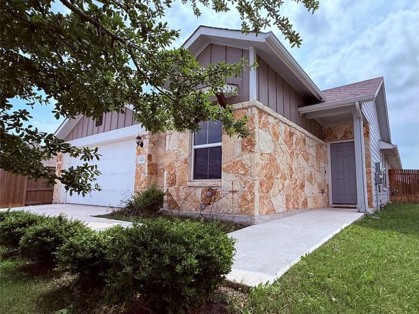 120 Trailside LN, Bastrop, TX 78602