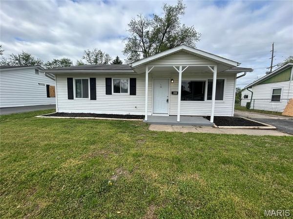 802 Saint Thomas Lane, Cahokia, IL 62206