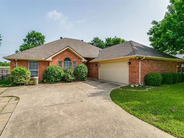 531 Beasley Drive, Lewisville, TX 75057