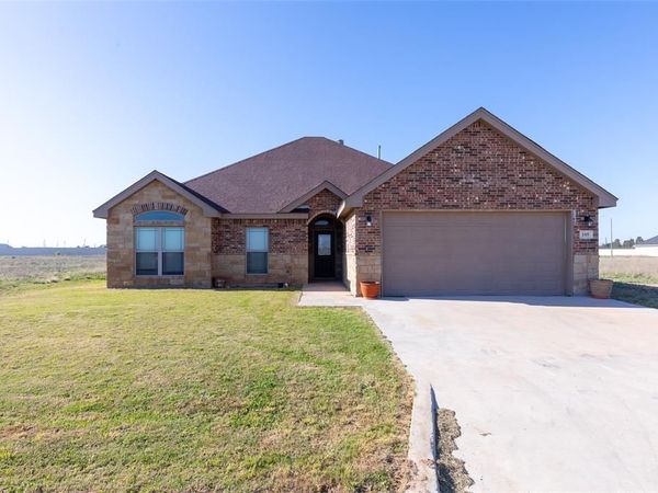 105 Tom Dobbins Drive , Roscoe, TX 79545
