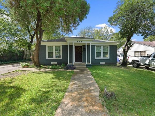 635 Richmondell Avenue , Dallas, TX 75211