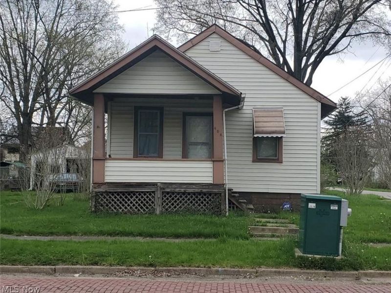 404 York Avenue NW, Warren, OH 44485 Photo 1