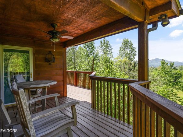 1916 Buds Ridge Way, Sevierville, TN 37862