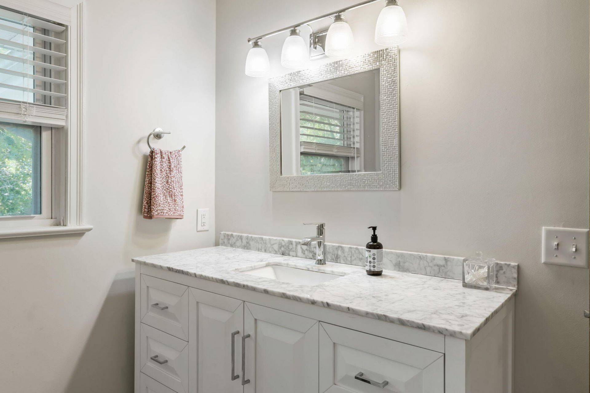 20 Huguenot Avenue Photo 15