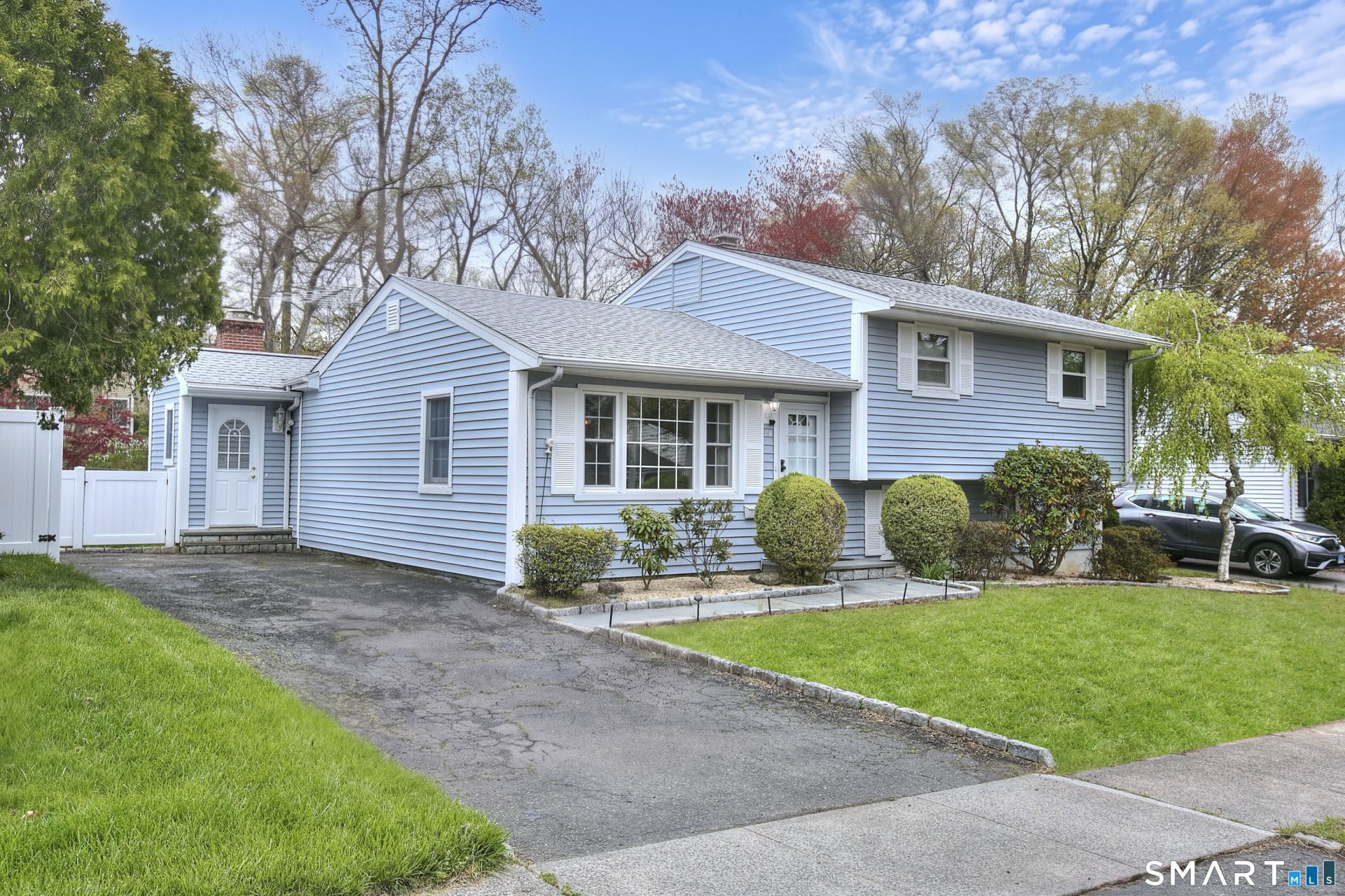 84 Youngstown, Fairfield, CT 06824 Main Photo