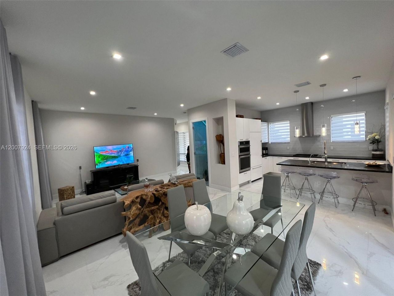 8253 NW 47th Ln , Doral, FL 33166 Photo