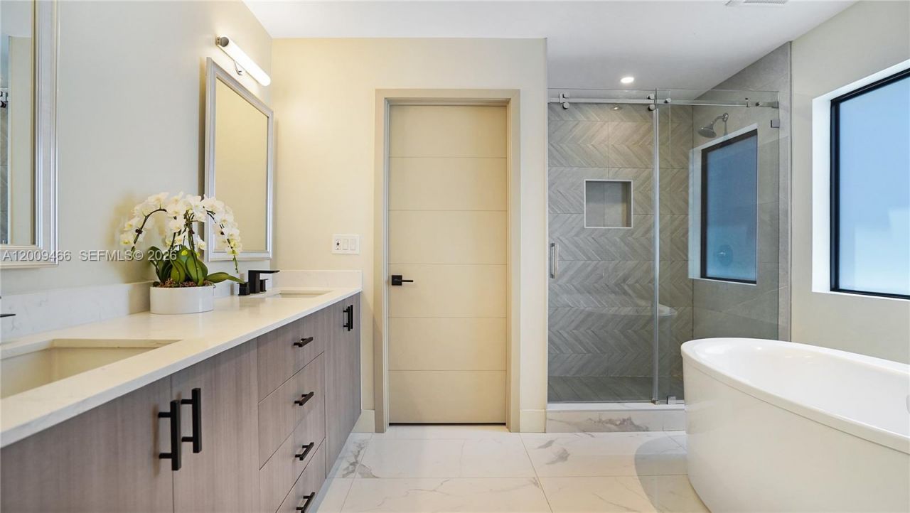 1371 SW 22nd Ter , Unit 1371, Miami, FL 33145 Photo