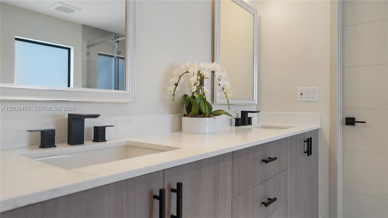 1371 SW 22nd Ter , Unit 1371, Miami, FL 33145 Photo