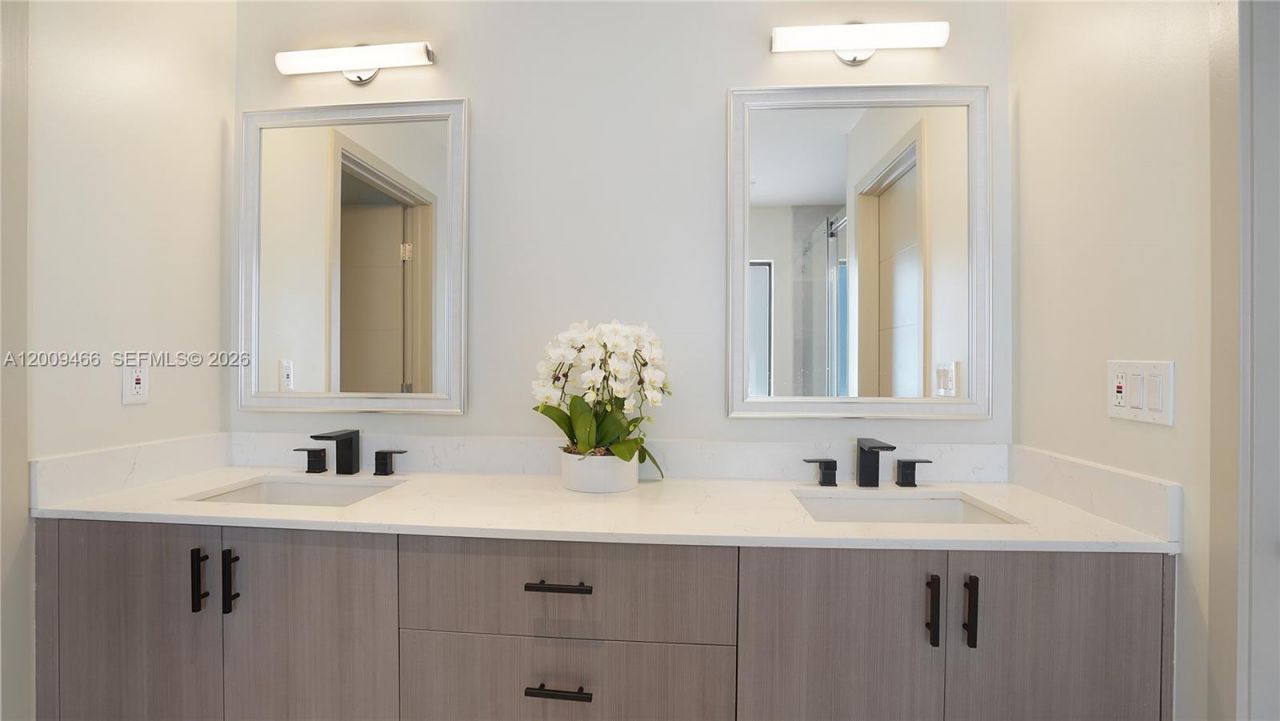 1371 SW 22nd Ter , Unit 1371, Miami, FL 33145 Photo