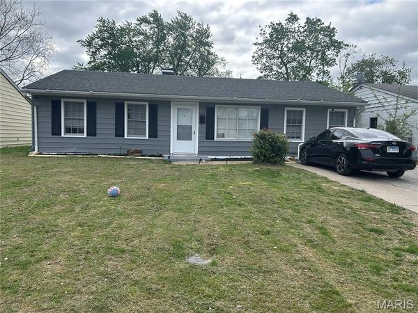 712 Saint Paul Drive , Cahokia, IL 62206