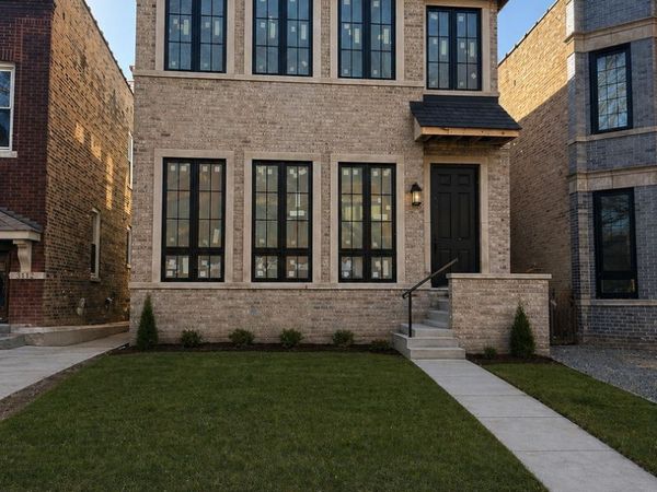 3714 N Claremont Avenue , Chicago, IL 60618