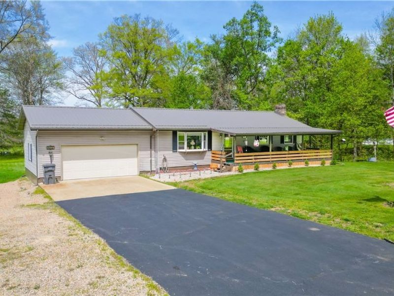 2650 Red Fox Drive, Duncan Falls, OH 43734 Photo 1