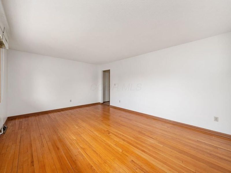 4941 Cheviot Drive, Columbus, OH 43220 Photo 5