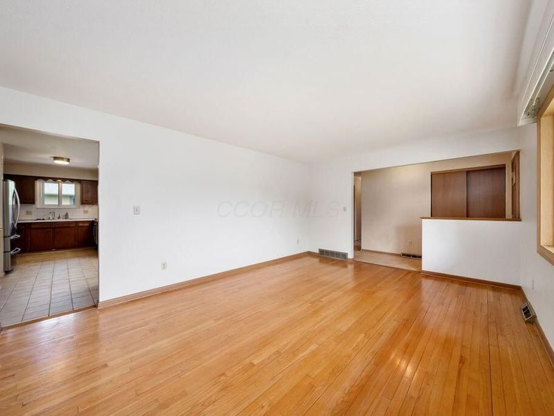 4941 Cheviot Drive, Columbus, OH 43220 Photo 7