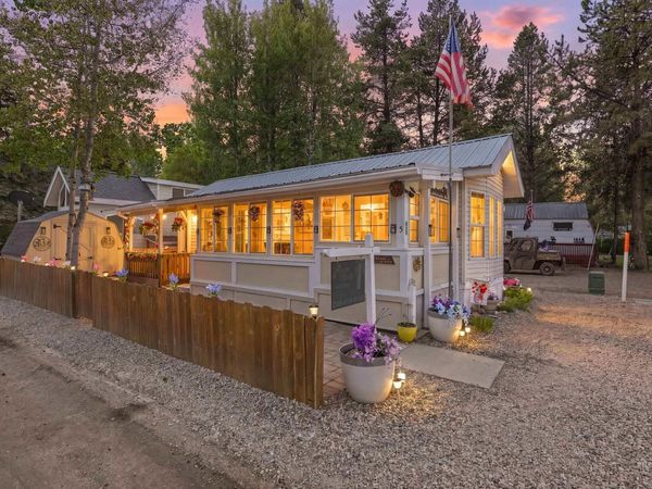 5 D, Cascade, ID 83611