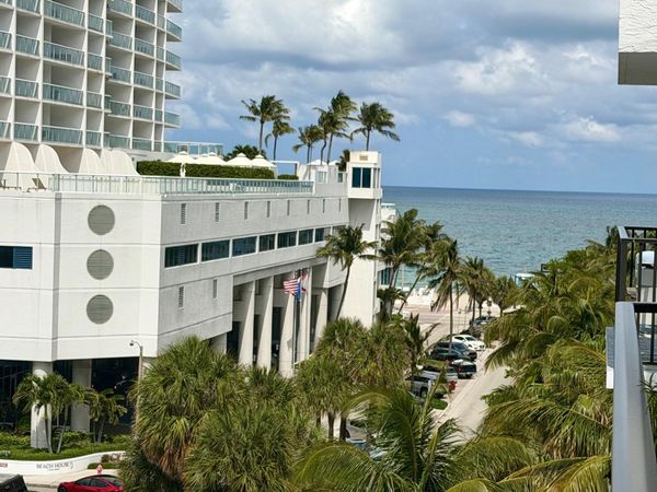 3000 Riomar Street, Unit 703, Fort Lauderdale, FL 33304