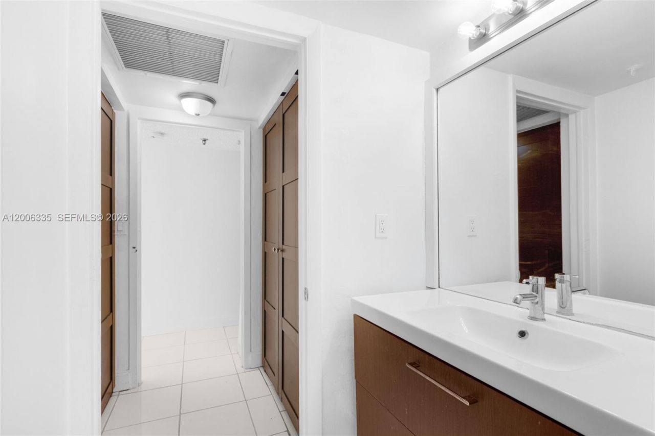 555 NE 15th St, Unit 501, Miami, FL 33132 Photo