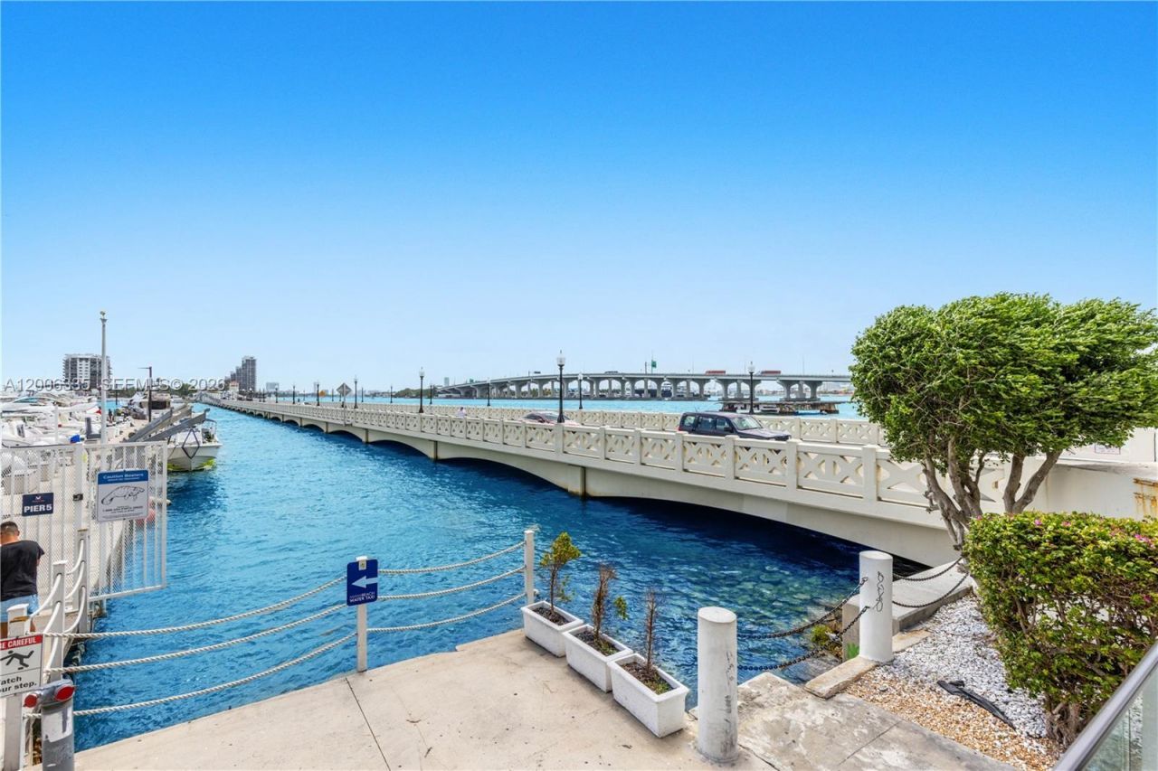 555 NE 15th St, Unit 501, Miami, FL 33132 Photo
