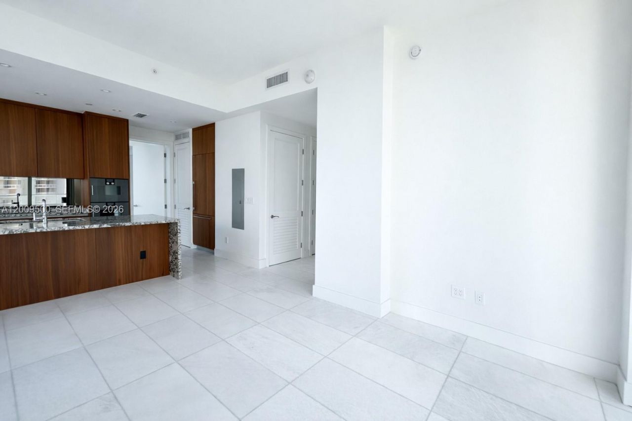 175 SE 25th Rd , Unit 1204, Miami, FL 33129 Photo