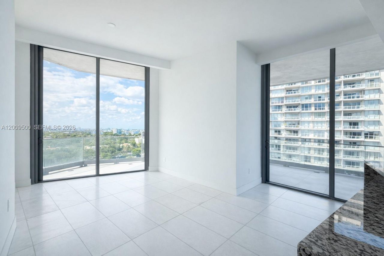 175 SE 25th Rd , Unit 1204, Miami, FL 33129 Photo