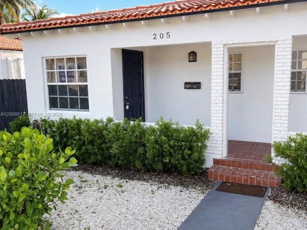 1121 NE 2nd St , Unit 205, Fort Lauderdale, FL 33301